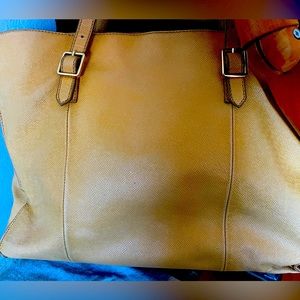 Retired Saks Fifth Avenue large leather shopper / tote👜 Beautiful butter color!
